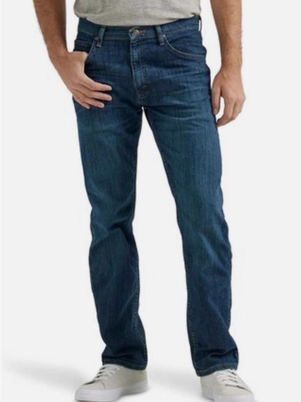 Wrangler Men’s Straight Leg Jeans Size 40x32 Medium Wash NWT
